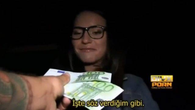 Esmer Genç Kız Para Karşılığı ilişkiye Giriyor Public Agent Türkçe Altyazılı HD Porno izle